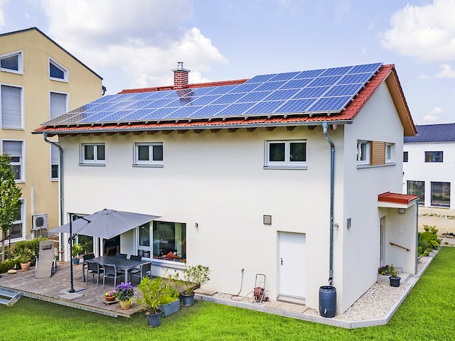 Fertighaus Modern 161 von FischerHaus Schlüsselfertig ab 530046€, Satteldach-Klassiker Außenansicht 1