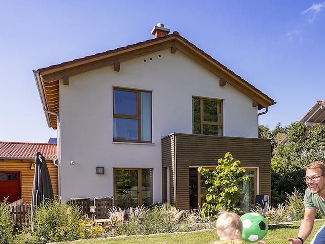 Fertighaus Modern 210 von FischerHaus Schlüsselfertig ab 526396€, Satteldach-Klassiker Außenansicht 2