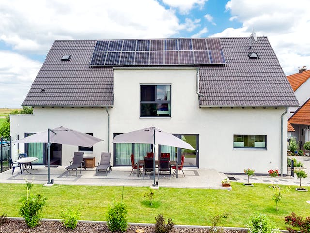 Fertighaus Modern 234 von FischerHaus Schlüsselfertig ab 870718€, Satteldach-Klassiker Außenansicht 1