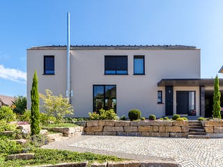 Fertighaus F186 - Burgmüller von Fluck Holzbau Schlüsselfertig ab 480000€, Satteldach-Klassiker Außenansicht 1