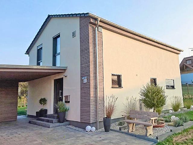 Fertighaus Haus Kitzingen von Holzbau Freisinger, Satteldach-Klassiker Außenansicht 1