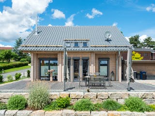 Blockhaus Auf der Röth von Fullwood Wohnblockhaus Bausatzhaus ab 200000€, Blockhaus Außenansicht 2