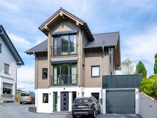 Blockhaus Kreuzblick von Fullwood Wohnblockhaus Bausatzhaus ab 260000€, Satteldach-Klassiker Außenansicht 2