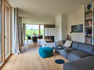 Fertighaus Das Designhaus S15 von GRUBER.HAUS, Satteldach-Klassiker Innenansicht 1