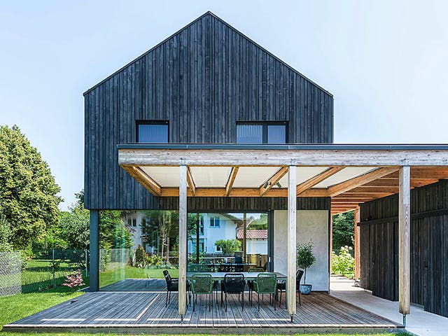 Fertighaus Das Einfamilienhaus T41 von GRUBER.HAUS, Satteldach-Klassiker Außenansicht 1
