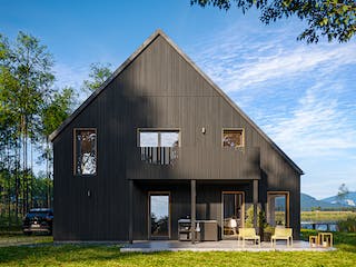 Fertighaus SELA von Haas Fertigbau - Mehrfamilienhäuser Ausbauhaus ab 365555€, Satteldach-Klassiker Außenansicht 2