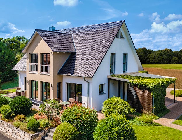 Großes Einfamilienhaus mit 1,5 Geschossen