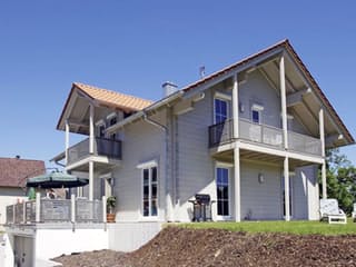 Blockhaus B167 von Frammelsberger Holzbau, Blockhaus Außenansicht 2