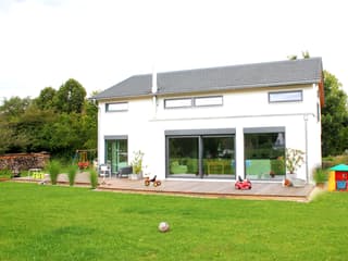 Fertighaus Homestory 088 von LEHNER HAUS Schlüsselfertig ab 442520€, Satteldach-Klassiker Außenansicht 4