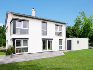 Fertighaus Homestory 135 von Lehner Haus Schlüsselfertig ab 336700€, Satteldach-Klassiker Außenansicht 1