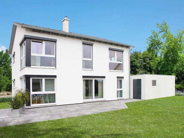 Fertighaus Homestory 135 von LEHNER HAUS Schlüsselfertig ab 336700€, Satteldach-Klassiker Außenansicht 1