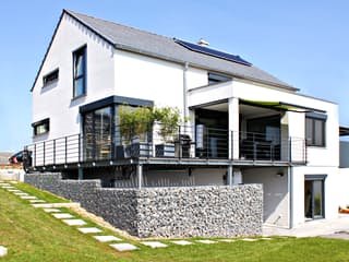 Fertighaus Homestory 139 von Lehner Haus Schlüsselfertig ab 466570€, Satteldach-Klassiker Außenansicht 1