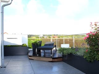 Fertighaus Homestory 173 von LEHNER HAUS - Mehrfamilienhäuser Schlüsselfertig ab 972400€, Satteldach-Klassiker Außenansicht 2