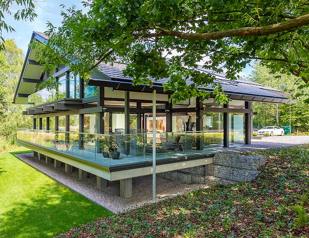 Beispielhaus als modernes Fachwerkhaus: Individuell geplantes Premium-Einfamilienhaus von HUF HAUS