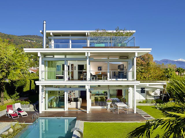 Fertighaus HUF Haus mit Flachdach - Beispiel 1 von HUF HAUS, Fachwerk Außenansicht 1