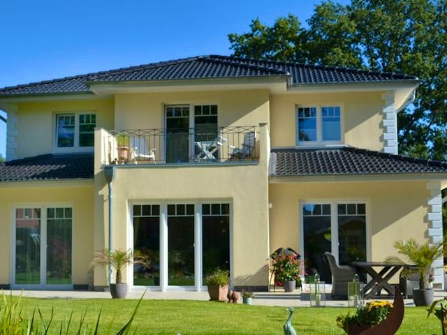 Massivhaus Haus Palermo von GfG-Architektenhäuser, Außenansicht 1 Massivhaus Haus Palermo von GfG-Architektenhäuser, Außenansicht 1