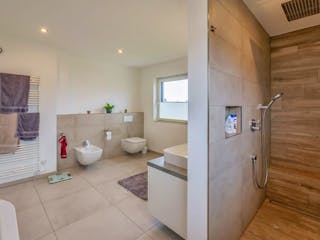 Fertighaus Jubiläumshaus Stadtvilla mit Flachdach von Holz & Dach Living Ausbauhaus ab 284499€, Stadtvilla Innenansicht 5