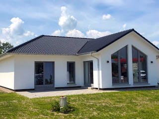 Fertighaus Musterhaus Greifswald von ScanHaus Marlow, Bungalow Außenansicht 1