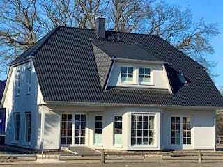 Fertighaus Musterhaus Heßdorf von ScanHaus Marlow,  Außenansicht 1