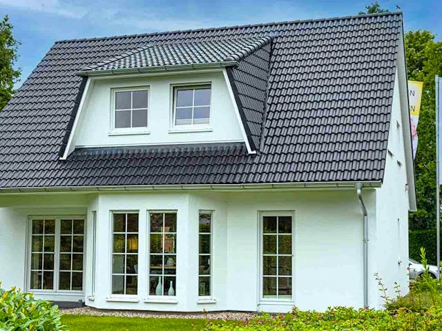 Fertighaus Musterhaus Pinneberg von ScanHaus Marlow, Außenansicht 1 Fertighaus Musterhaus Pinneberg von ScanHaus Marlow, Außenansicht 1