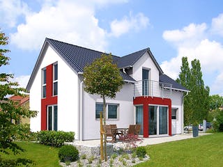 Massivhaus Klassik 93 von invivo haus Schlüsselfertig ab 417533€, Satteldach-Klassiker Außenansicht 1