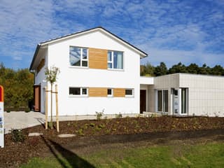 Fertighaus Musterhaus LaRocca von FischerHaus Schlüsselfertig ab 571044€, Satteldach-Klassiker Außenansicht 2