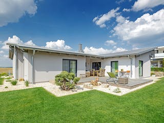 Fertighaus Bungalow Pultdach 145 von LUXHAUS, Bungalow Außenansicht 1