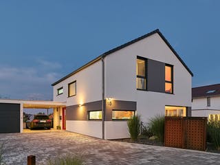 Fertighaus Satteldach Landhaus 126 von LUXHAUS, Satteldach-Klassiker Außenansicht 2