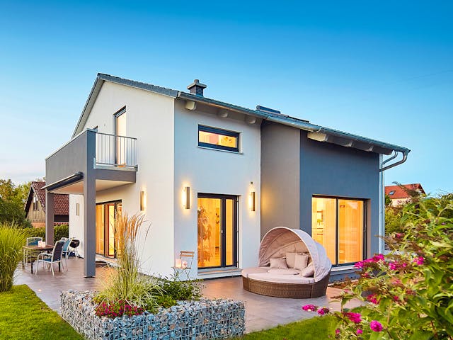 Fertighaus Satteldach Landhaus 143 von LUXHAUS, Satteldach-Klassiker Außenansicht 1