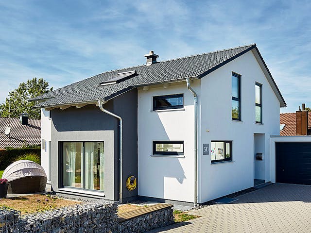 Fertighaus Satteldach Landhaus 143 von LUXHAUS, Satteldach-Klassiker Außenansicht 3