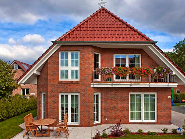 Massivhaus Haus Schwerin von ROTH MASSIVHAUS,  Außenansicht 2