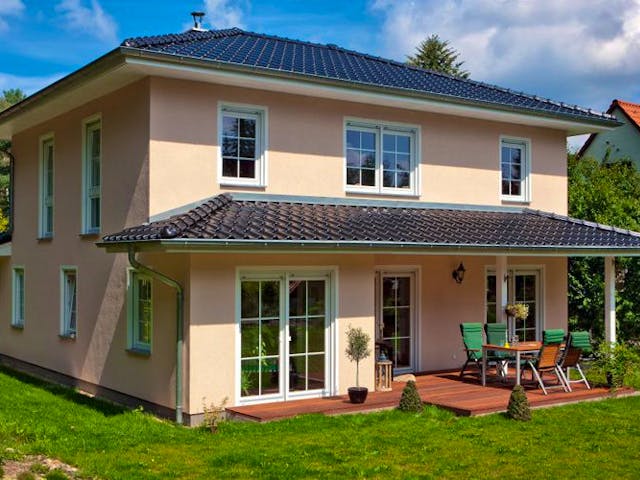 Massivhaus Villa Ravenna von ROTH MASSIVHAUS, Stadtvilla Außenansicht 1