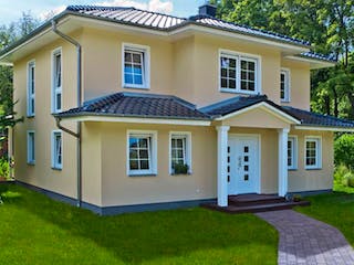 Massivhaus Villa Ravenna von ROTH MASSIVHAUS, Stadtvilla Außenansicht 2