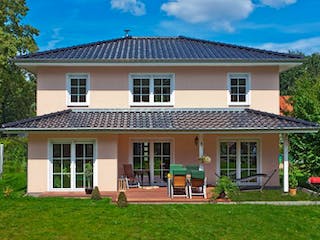 Massivhaus Villa Ravenna von ROTH MASSIVHAUS, Stadtvilla Außenansicht 3