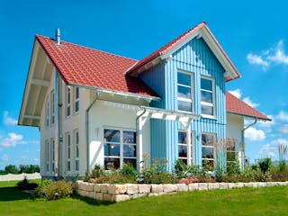Fertighaus MH VISION von Fertighaus WEISS Schlüsselfertig ab 429926€, Satteldach-Klassiker Außenansicht 1
