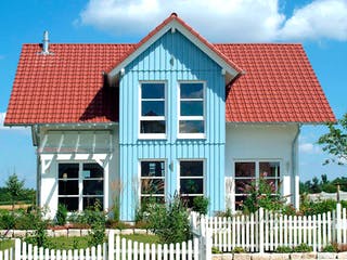 Fertighaus MH VISION von WEISS Holzhaus Schlüsselfertig ab 404492€, Satteldach-Klassiker Außenansicht 2