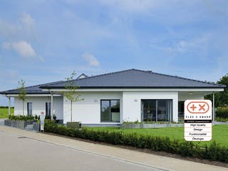 Fertighaus MH VITA von Fertighaus WEISS Schlüsselfertig ab 663300€, Bungalow Außenansicht 2
