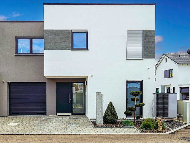 Massivhaus Bauhaus Eberhardt von MYMassivhaus, Cubushaus Außenansicht 1 Massivhaus Bauhaus Eberhardt von MYMassivhaus, Cubushaus Außenansicht 1