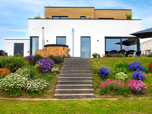 Massivhaus Bauhaus Mundt von MYMassivhaus, Cubushaus Außenansicht 1 Massivhaus Bauhaus Mundt von MYMassivhaus, Cubushaus Außenansicht 1