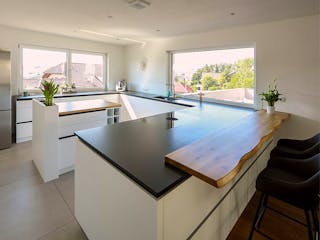 Massivhaus Hanghaus mit Einliegerwohnung und Pool von MYMassivhaus, Stadtvilla Innenansicht 2