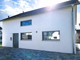 Massivhaus Massivhaus Grossmann von MYMassivhaus, Satteldach-Klassiker Außenansicht 2