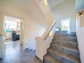 Massivhaus Massivhaus Thumann mit Erker und großer Erholungsoase von MYMassivhaus, Satteldach-Klassiker Innenansicht 4
