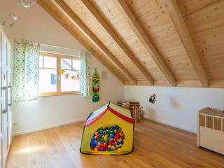 Blockhaus D138 Seifert von Frammelsberger Holzbau, Satteldach-Klassiker Innenansicht 6