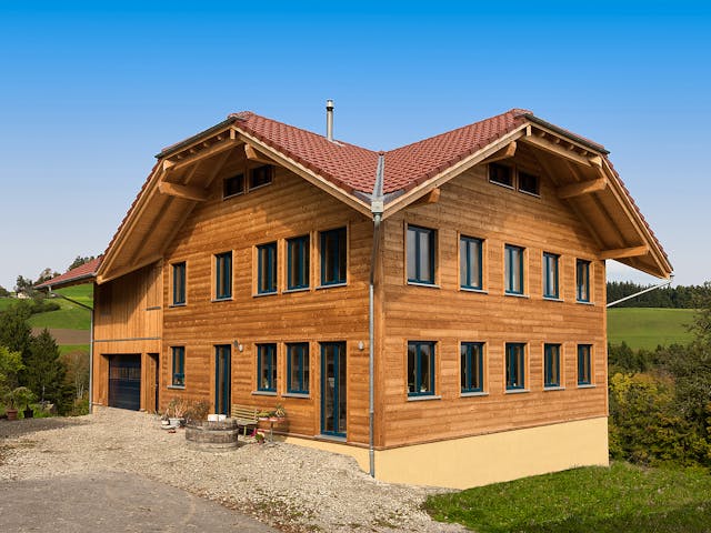 Blockhaus B420 Montigel von Frammelsberger Holzbau, Blockhaus Außenansicht 1