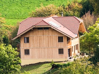 Blockhaus B420 Montigel von Frammelsberger Holzbau, Blockhaus Außenansicht 2
