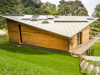Fertighaus Haus England von Naturholzhaus Bayern, Pultdachhaus Außenansicht 3