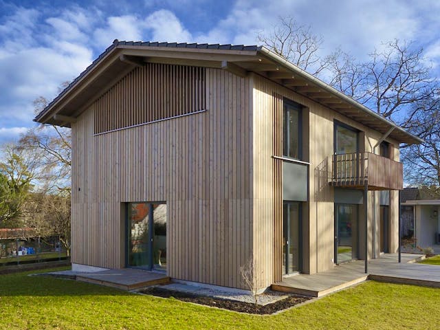 Fertighaus Haus Jacobi von Naturholzhaus Bayern, Satteldach-Klassiker Außenansicht 1