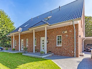 Massivhaus Schönbek von Nissen Massivhaus, Satteldach-Klassiker Außenansicht 3