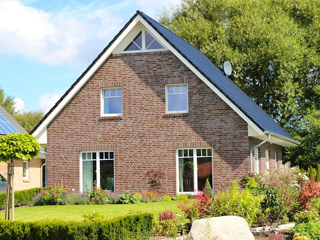 Massivhaus Westensee von Nissen Massivhaus, Satteldach-Klassiker Außenansicht 1