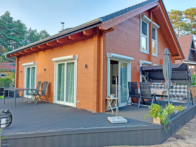 Blockhaus Haus Kaiser von Gebrüder Noack Holzbau Ausbauhaus ab 175000€, Satteldach-Klassiker Außenansicht 1